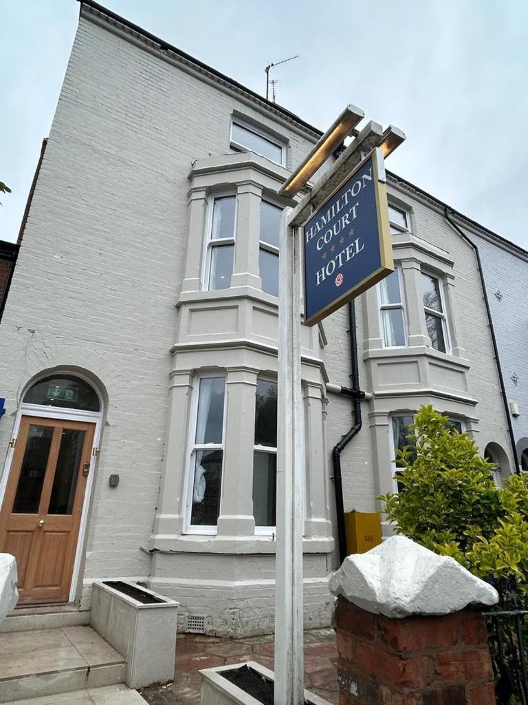 Hamilton Court Hotel Hoole Честер Екстер'єр фото