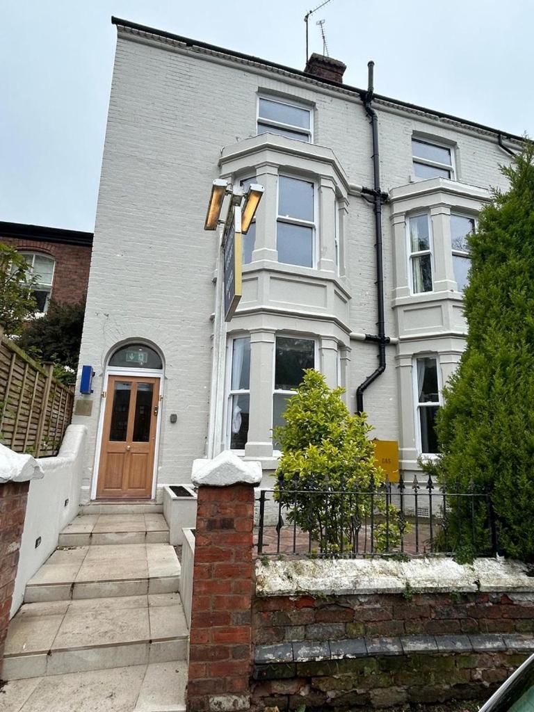 Hamilton Court Hotel Hoole Честер Екстер'єр фото