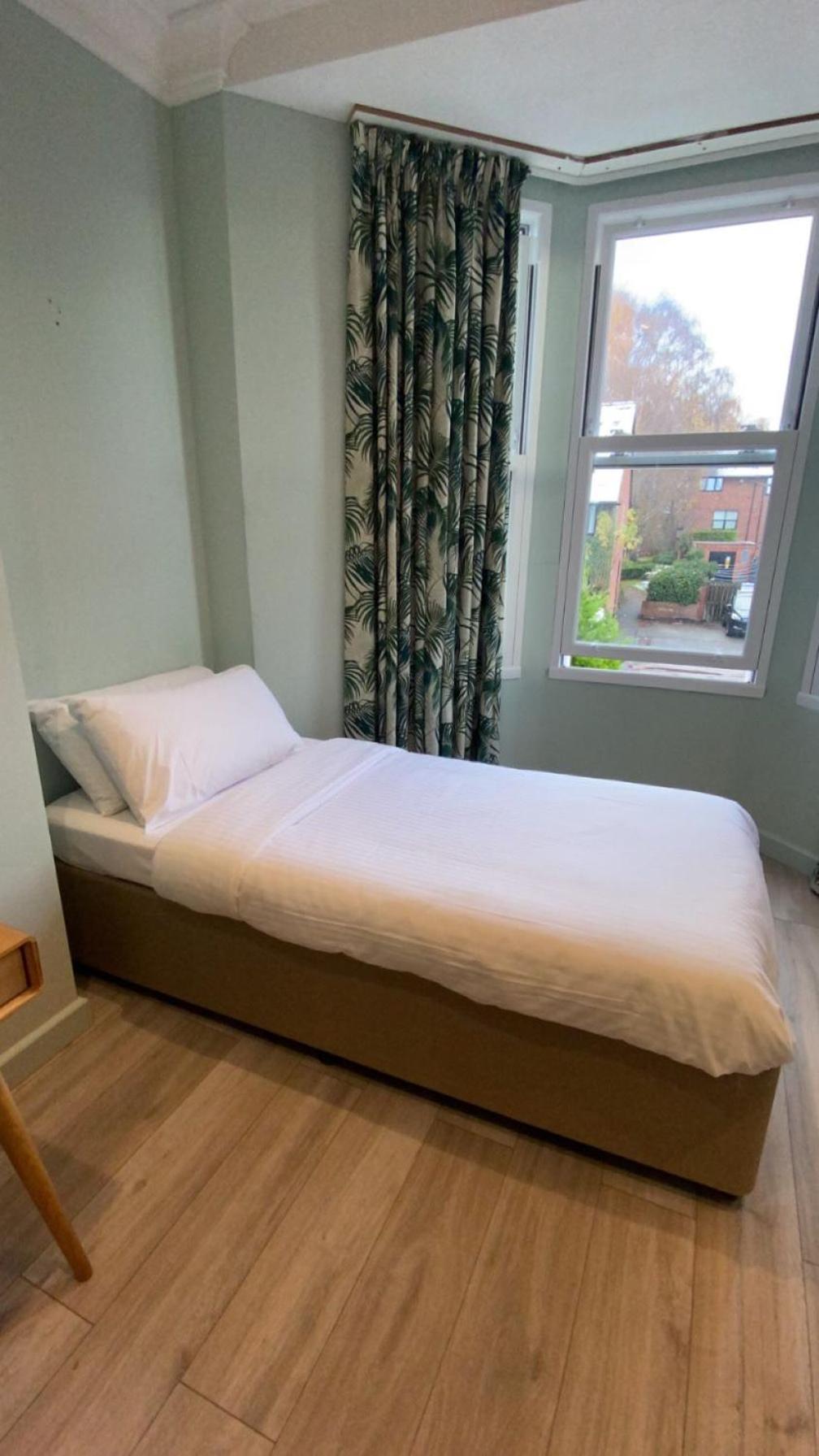 Hamilton Court Hotel Hoole Честер Екстер'єр фото
